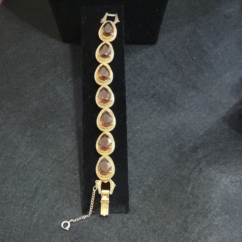 Elegant Vintage Florenza Gold Tone and Amber Colored Stone Teardrop Bracelet